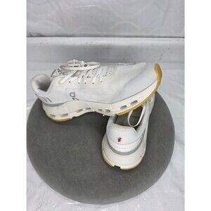 On Cloudnova All White Running Shoes US 8 Lightweight Comfort Mens